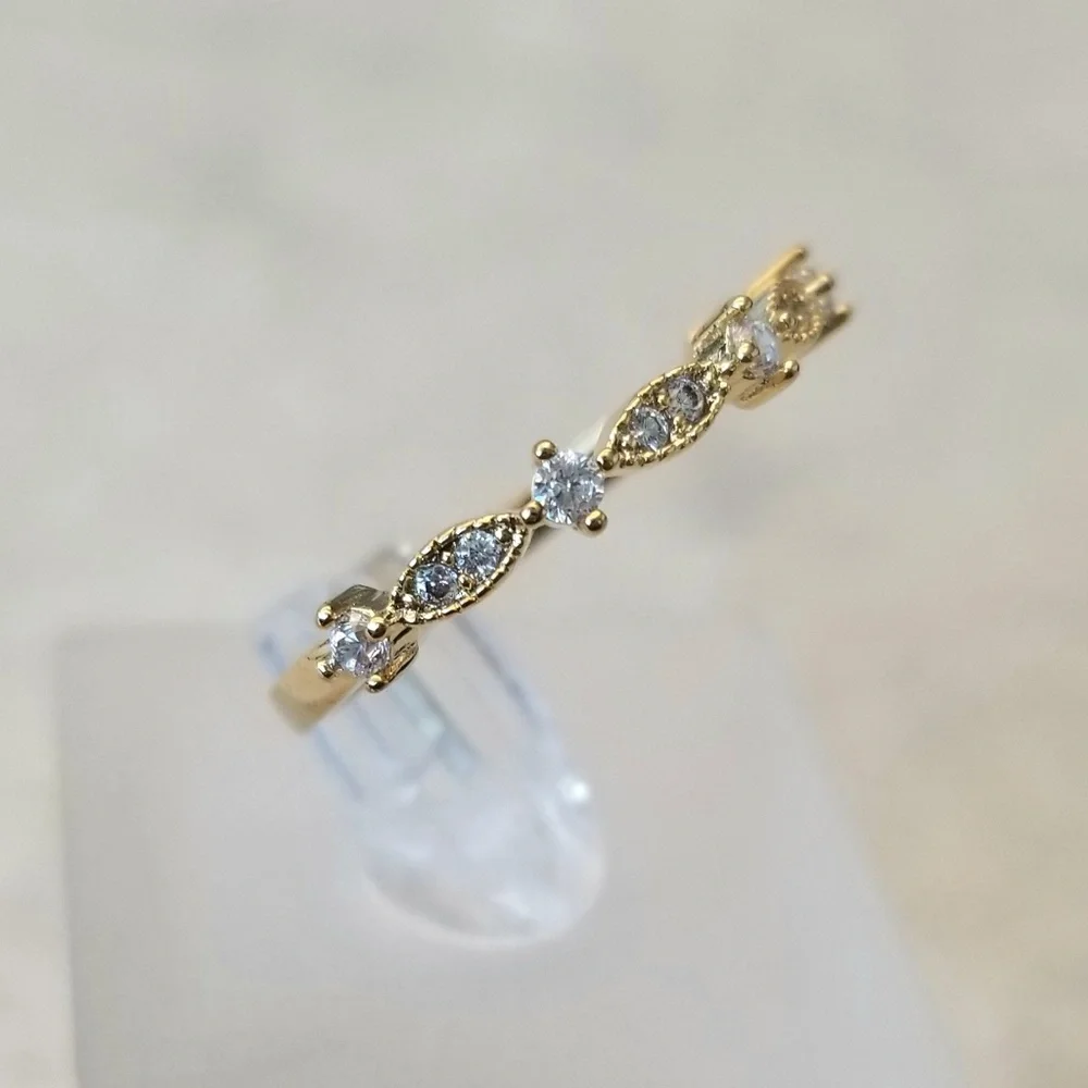 18k Stack Band - Picture 4 of 9